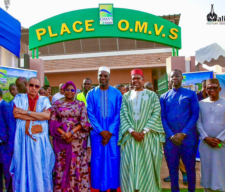 Cérémonie de remise officielle de la place de L'OMVS réhabilitée