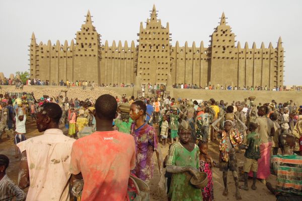 8-mosquee-djenne-crepissage70A0099B-443F-16A9-D4F4-E194E237AA67.jpg