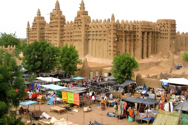8-mosquee-et-marche-djenne8F1BCAD3-C6D7-68F4-A296-DB2D6817C7B9.jpg