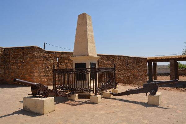 canon-fort-de-medin9B1EA991-ED19-D0EC-3DD4-CE79120C6678.jpg